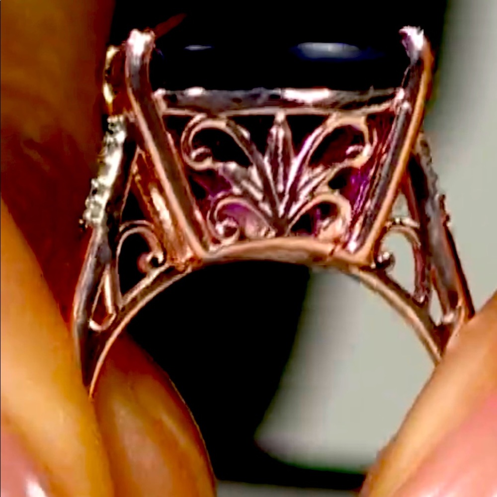 Beautiful Amethyst Ring - Picture 9 of 10